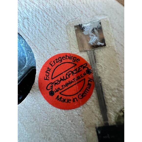 Wind-up Christmas Music Box by Graupner Holzminiaturen in Crottendorf-Erzgebirge - Picture 7 of 11